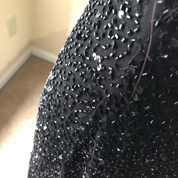 NWT Beaded halter gown. Read description size 6 price reflectsfew beads missing - Picture 5 of 8